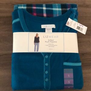 Liz Wear Plush Pajama Set